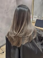 ラビマーニ 箕面店(Labimani)&nbsp;レイヤーカット × 白髪ぼかし バレイヤージュ