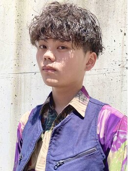 ≪お洒落にこだわるMen'sに大人気≫無造作でラフなStyleの中に、個性をプラスした絶妙なカットが好評!!