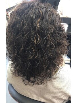 マドゥーズ ヘアショップ(Madoo's hair shop) ハイライトスパイラル