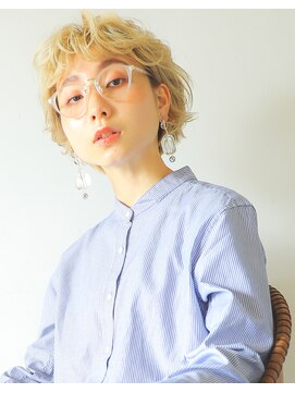 アン ヘア デザイン(un hair design) 【　un　】ショート×ブロンド×イルミナカラー