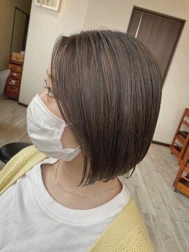 ビーワールド(B WORLD) 大人かわいいショートボブグレージュダブルカラー【藤枝】