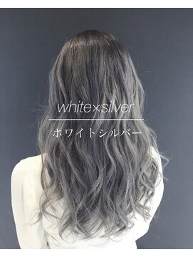 バトー(bAteAu) ブラウン、イルミナ、グラデーション、エクステ、ハイライト