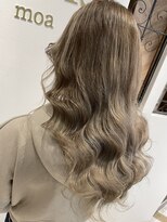 ラビスモア(Lovis moa)&nbsp;魅力倍増カール/セミディ/シアーカラー/ダークアッシュ/姫カット