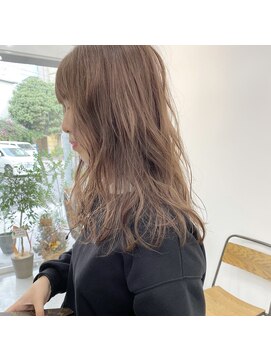 エマ 谷山店(EMMA) ブランジュ 透明感カラー ゆるふわ ミルクティー グレージュ