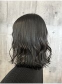 透明感の暗めオリーブカラー