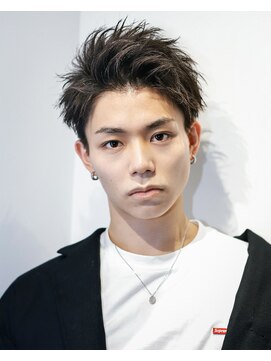 リップス 池袋(LIPPS) 刈り上げツーブロックソフトツイストアップバングショート