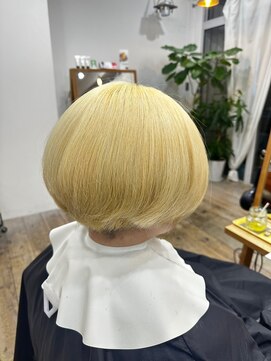 プシュケ(PSYCHE) ナチュラルハイトーン大人ショートボブブロンドベージュ