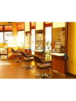 【東中央町駅徒歩7分】地域で愛される実力派サロン◇デザイン力×高い技術力で理想のスタイルをお届け◇