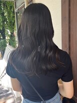 ティアトロアンドリミテバイティアトロ(teatro&limite by teatro)&nbsp;ダークブラウン　グレージュカラー　艶感ロングヘア　巻き髪