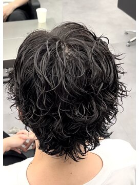 ノイセル 心斎橋(Noisyle) サーフカール×センターパート×海外ヘア