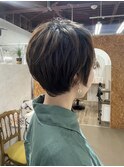くびレイヤーエモージュ似合わせショートカット