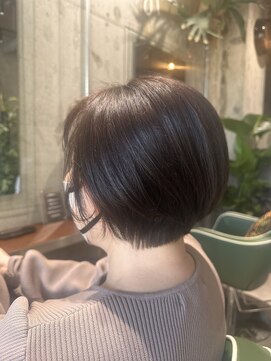 ワル(wal.) 前下りショートボブ