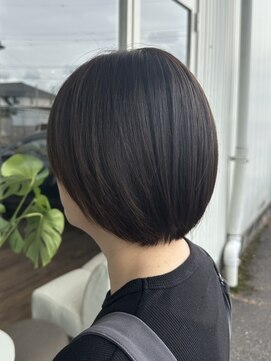 ビーワールド(B WORLD) ナチュラルな美しさを引き出すコンパクトショート