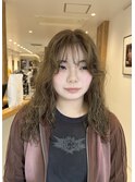 2回ブリーチ履歴ブリーチパーマをかけて2ヶ月後メンテナンス