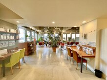 ロカリタ キョウト 四条大宮店(ROCAReTA kyoto)の雰囲気（開放的な雰囲気♪力を抜いてゆったり過ごせるのが嬉しい♪）