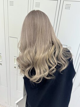 ルシティ(Le City) silver grayge 【ブリーチ/ダブルカラー/髪質改善】