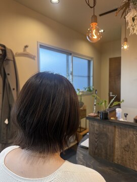 美容室4月3日 おとなの毛先あそび2。