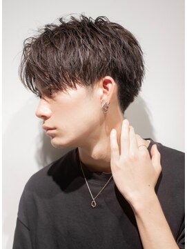 リップス レイ ギンザ(LIPPS Ray GINZA) 刈り上げ前下がりツーブロックセンターパート