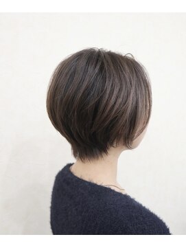 プティパ(Petit pas) 丸みショート×オリーブベージュ