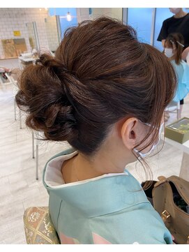 ルナクレセント (Luna crescent) アップヘア
