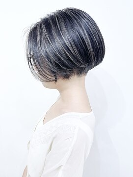 モリオ フロム ロンドン 成増店 【morio成増 セリザワ】ショートボブ ハイライトカラー