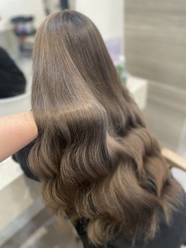 ラビス クローバー(Lovis clover) 《RIN》マロングレージュ