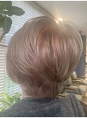 大人の美しいグレイヘア脱白髪染め