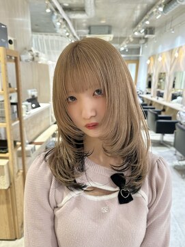 フリーラ 表参道(freera) ブリーチカラー　ミルクティーベージュ　顔まわりレイヤー