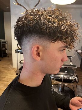 ワンワンオー バーバーショップ 長浜店(@110 BARBER SHOP) スペインカール