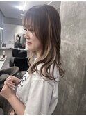 ハイライトカラーミルクティーベージュレイヤーカット