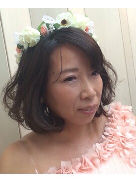 ダイヤモンドチェリーヘアアンドメイク 花かんむりハーフアップ