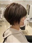 透明感あふれるくびれショート★30代40代50代/アースカラー