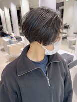 ステア ケース(stair case)&nbsp;大人かわいい黒髪ハンサムショート刈り上げセンターパート