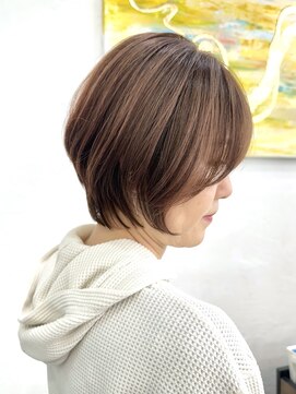 ハーツ(Heart's) 白髪ぼかしハイライトピンクベージュショートボブ似合わせカット