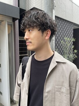 ポーズ(PAUSE) 波巻きパーマ