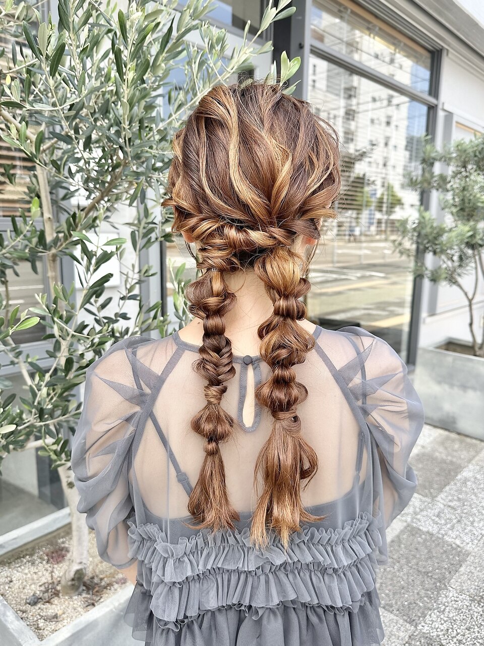 ヘアセット】ツイン編み下ろしアレンジ：L225290226｜オリガミ