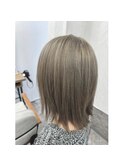 透明感グレージュ