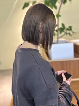 ロジェ(loje)&nbsp;20代30代40代　秋色カーキブラウンの上品ストレートボブ