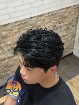 スカイ(SKY) ツイスパ/波巻き/眉毛/バーバー/ニュアンスパーマ/ブリーチ