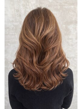 イル(iru) 明るめベージュ/シークレットハイライト/白髪ぼかし