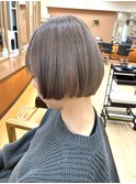 【グレージュ×ショートボブ】