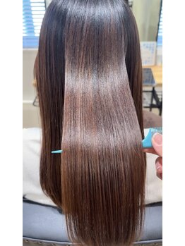 フィーカ(fika)の写真/《今、注目の[酸性ストレート]+[ウルティアTr]で髪質改善♪》圧倒的な"艶+もっちり手触り"に感動間違いなし