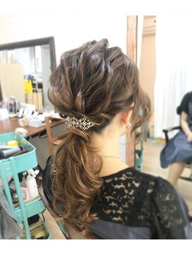 ロカット サロン(Roquat Salon) シンプルローポニーヘアアレンジ 【ヘアメイク 立川南/立川】