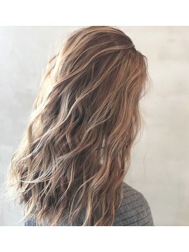 リリ(Riri) リラクシーウェーブハイライト