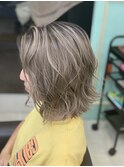 ハイトーングレージュのグラデーション