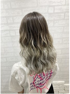 ジーナ 渋谷駅前(Zina) 【Zina　渋谷】ホワイトブリーチグラデーションカラー