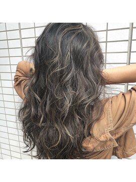 ミィ 浦和(mee) 【mee.】福島賢太　ベージュ ハイライト  白髪ぼかし