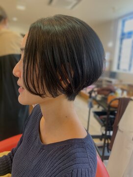 ロニーヘアーアンドネイル(Ronnie) 丸みショート