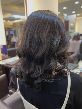 キャラ 池袋本店(CHARA) コテはもう不要！？コテ巻き風のパーマが可愛い【キャラ池袋】