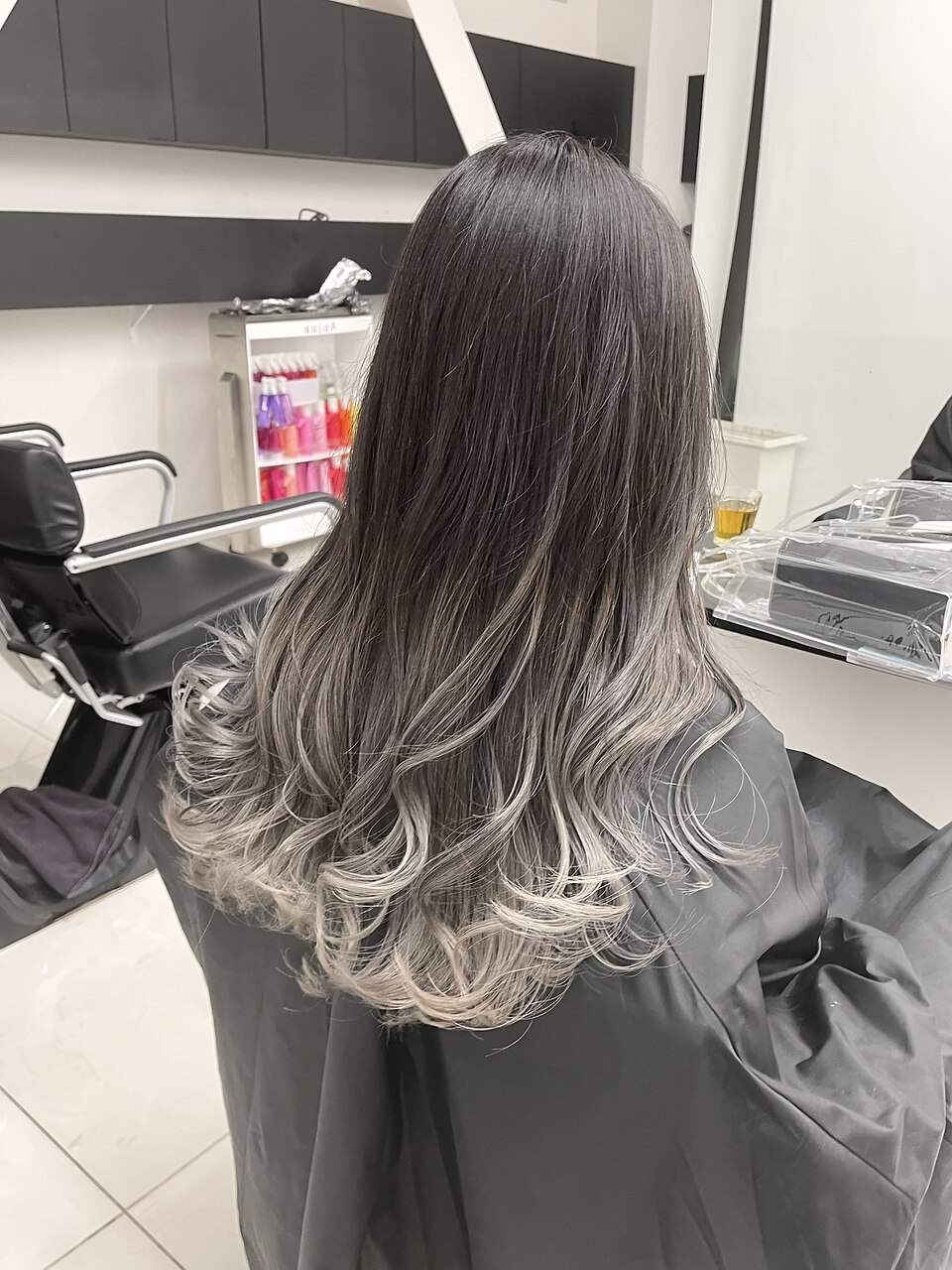 グレーパールグラデーションカラー：L185785857｜アライブ